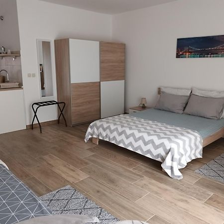 Studio Apartman Dori Pula Eksteriør billede