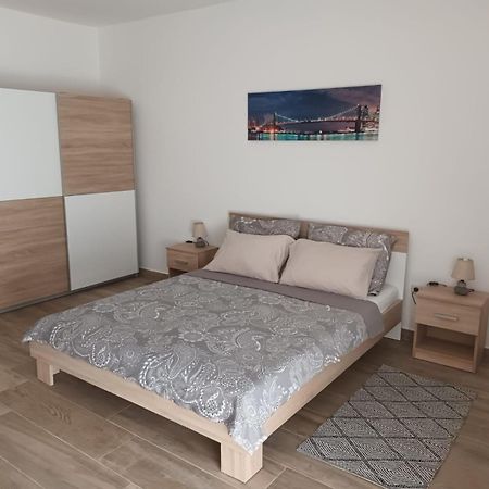 Studio Apartman Dori Pula Eksteriør billede